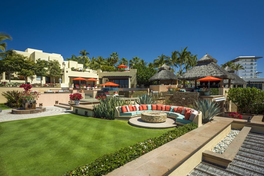 Casa Hidalgo lawn and fire pit facing the beach